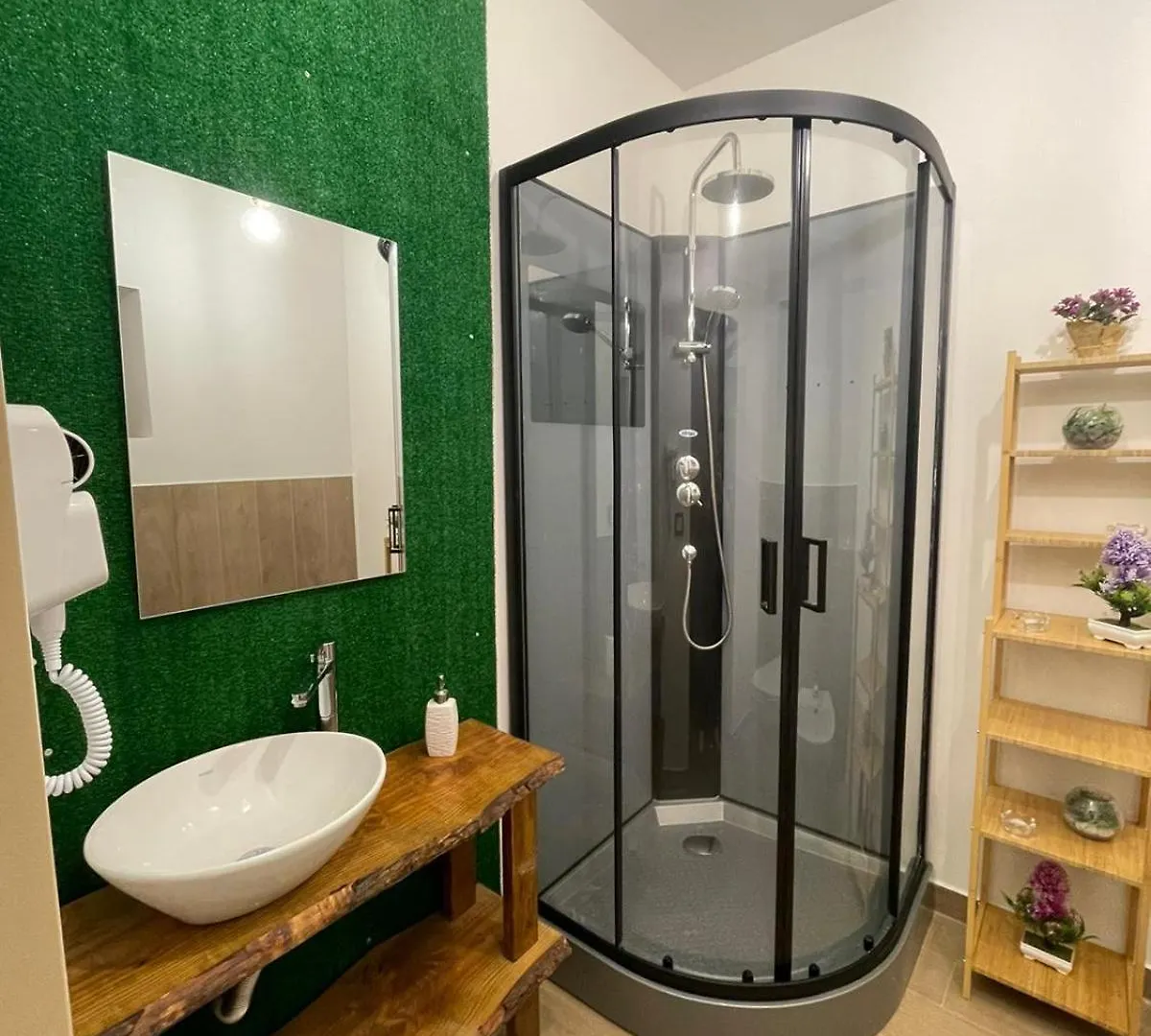 Cerami Jungle Suite Katanya 0*,